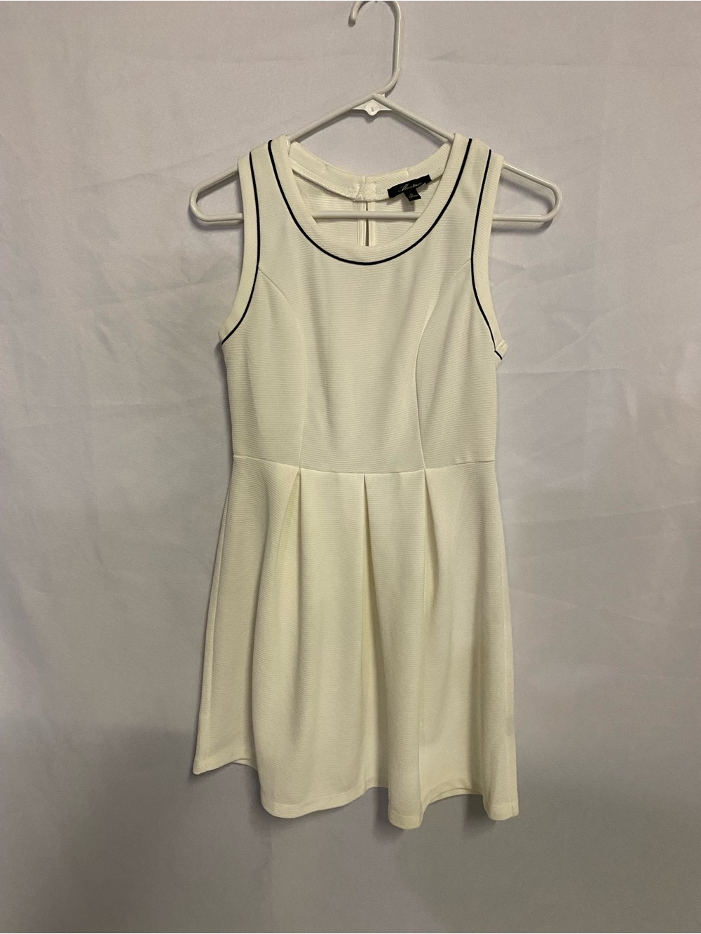 Monteau White Sleeveless Pleated Skater Dress with Contrast Trim, Bows On back